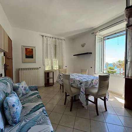 La Mansarda Di Pia דירה *